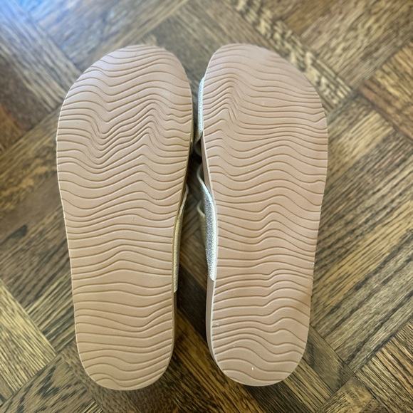 NWT Reef “Spring Bloom” cushioned women’s slide sandals, size 6, champagne - Picture 5 of 5